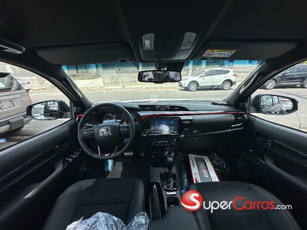 2027 Toyota Hilux GR Sport — foto 9 / 9