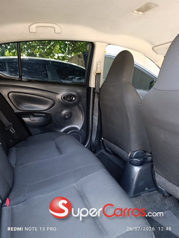 2017 Nissan Versa — foto 5 / 6
