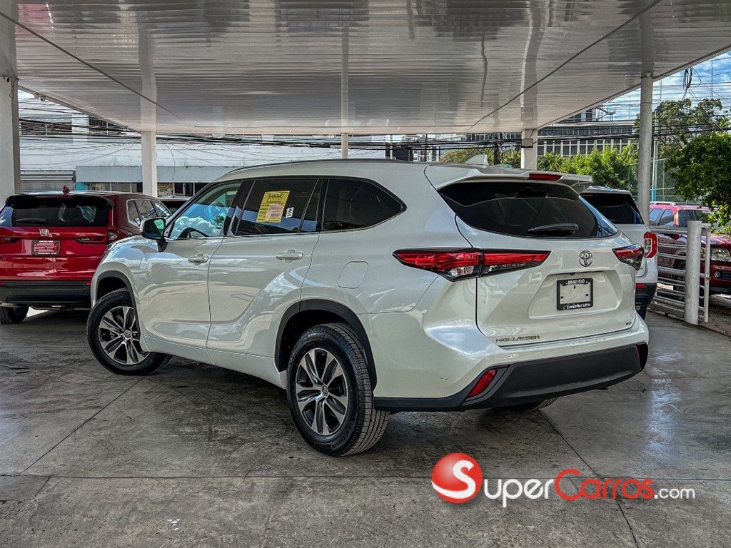 2021 Toyota Highlander XLE — foto 8 / 11