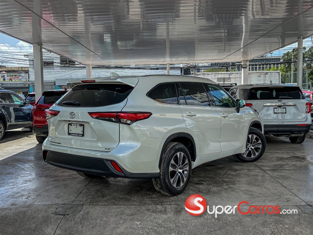 2021 Toyota Highlander XLE — foto 10 / 11