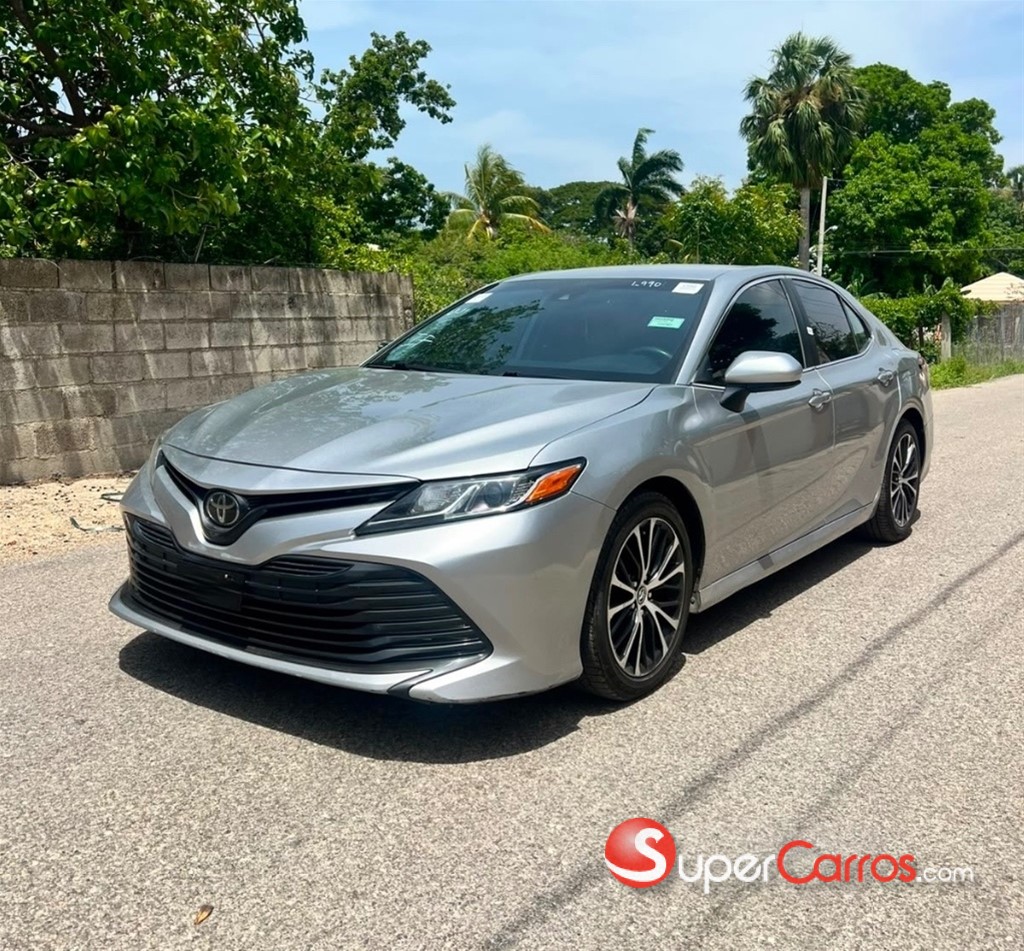 2020 Toyota Camry LE — foto 2 / 12