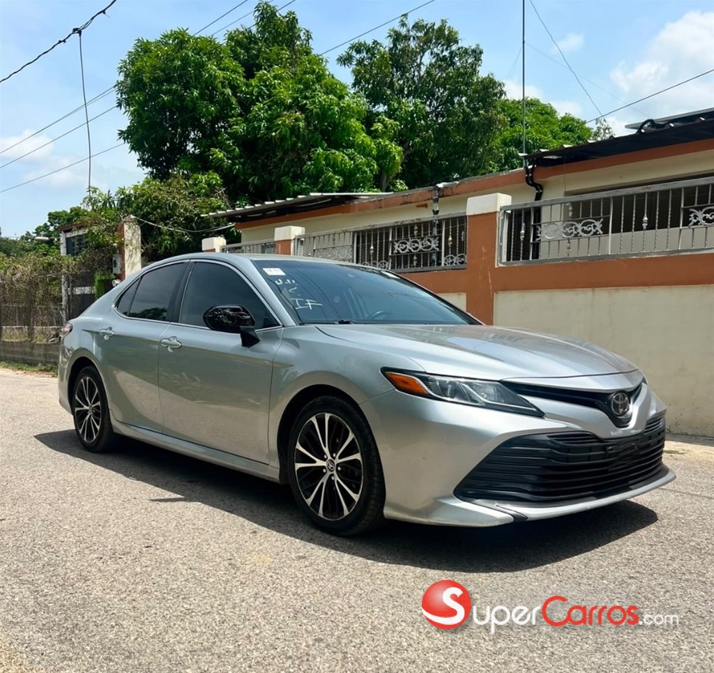 2020 Toyota Camry LE — foto 7 / 12