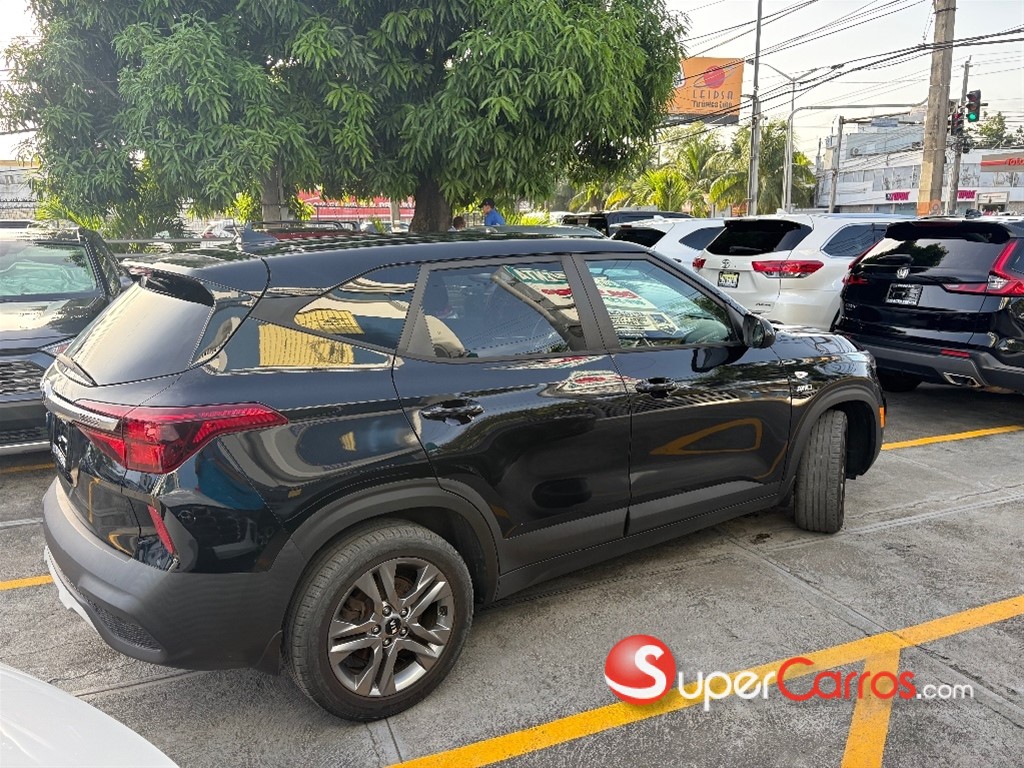 2021 Kia Seltos LX — foto 7 / 10