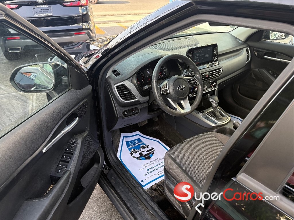 2021 Kia Seltos LX — foto 8 / 10