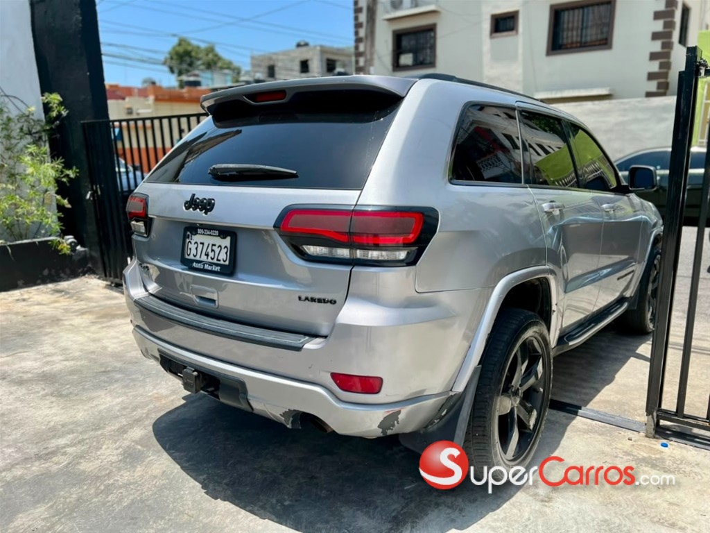 2014 Jeep Grand Cherokee Laredo 4x4 — foto 3 / 7