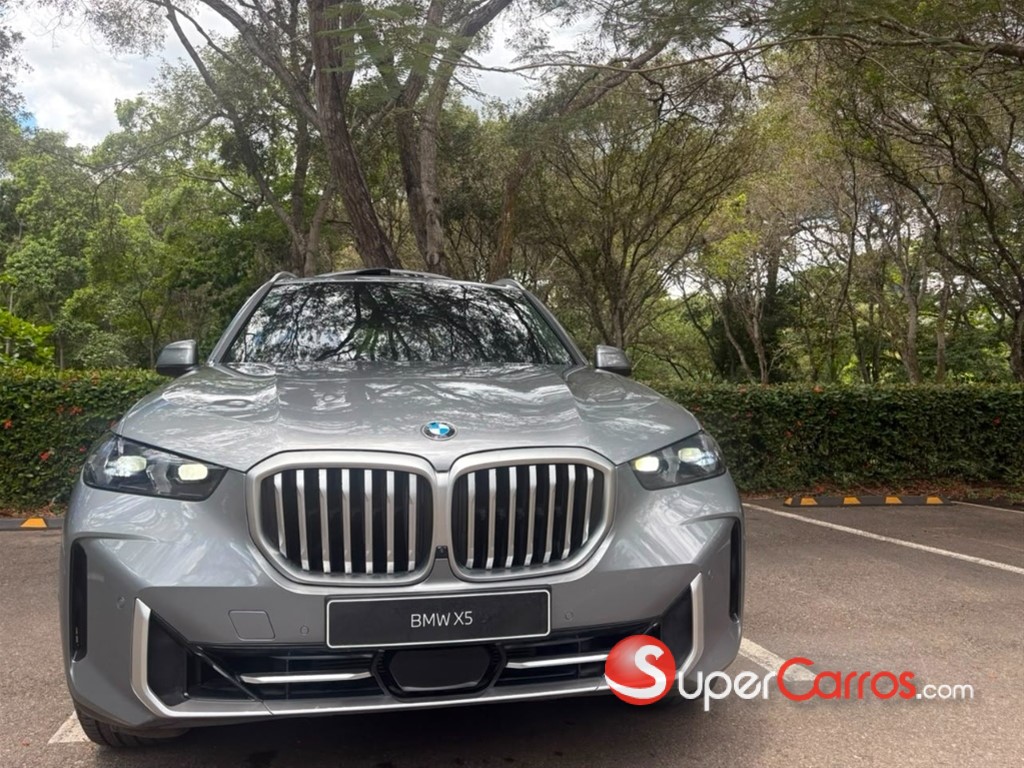 2025 BMW X 5 40i — foto 4 / 10
