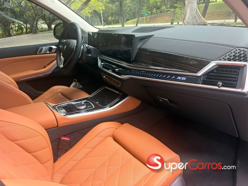 2025 BMW X 5 40i — foto 6 / 10