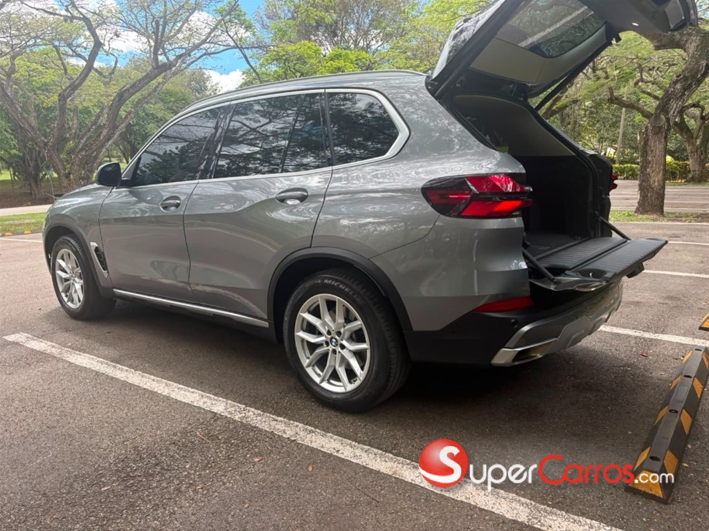 2025 BMW X 5 40i — foto 10 / 10