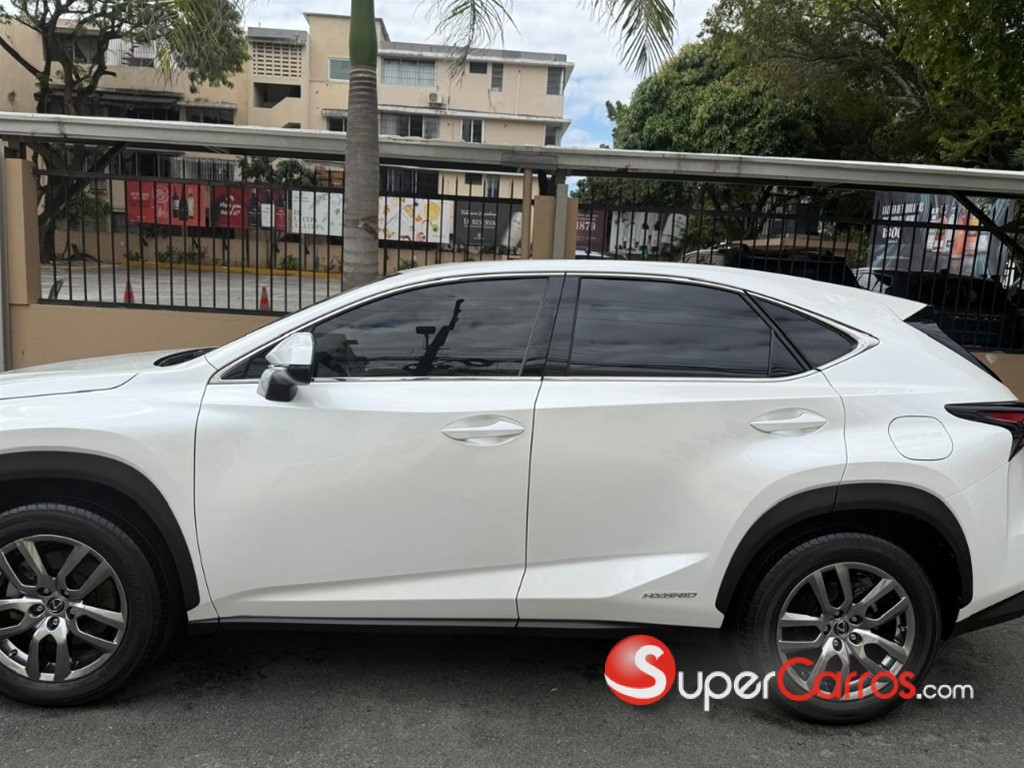 2020 Lexus NX 300 — foto 3 / 9