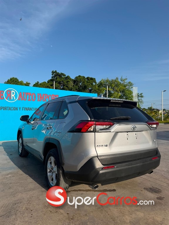 2021 Toyota RAV4 XLE — foto 3 / 11