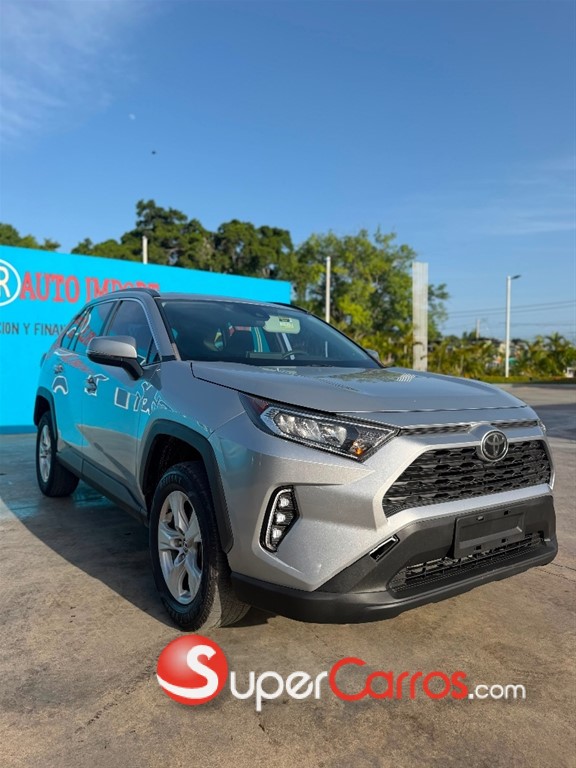 2021 Toyota RAV4 XLE — foto 9 / 11