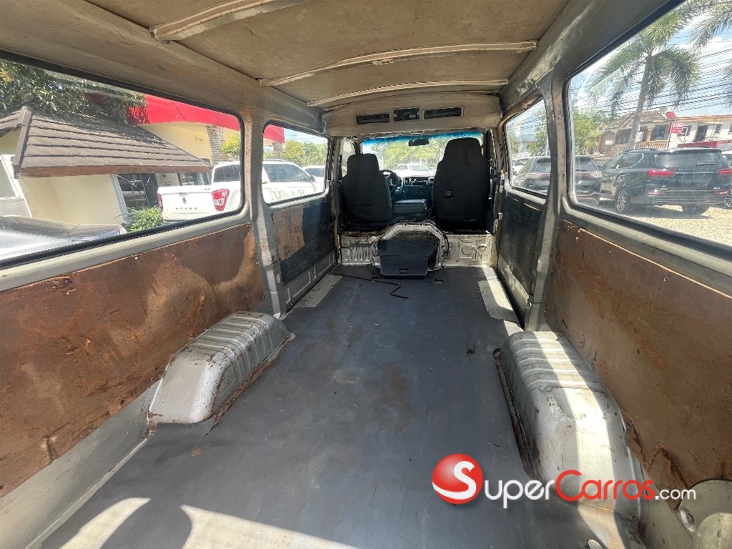2007 Nissan Caravan — foto 7 / 8