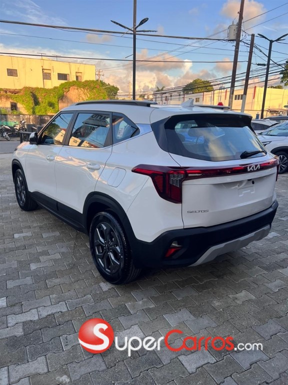 2027 Kia Seltos Luxury — foto 4 / 8