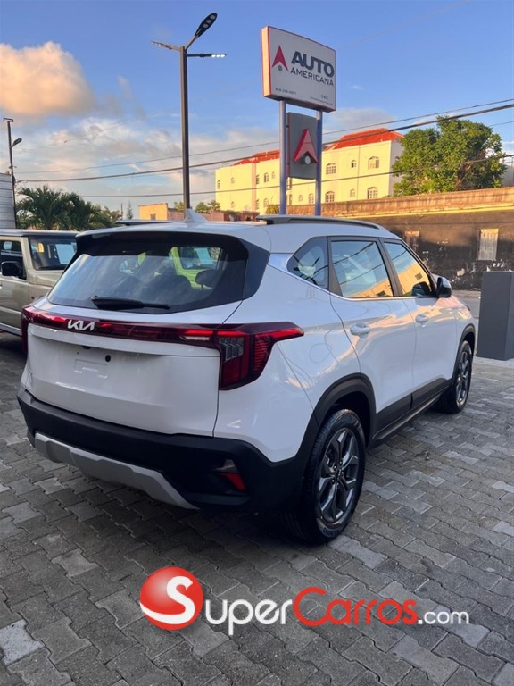 2027 Kia Seltos Luxury — foto 5 / 8