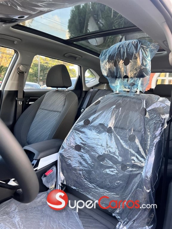 2027 Kia Seltos Luxury — foto 6 / 8