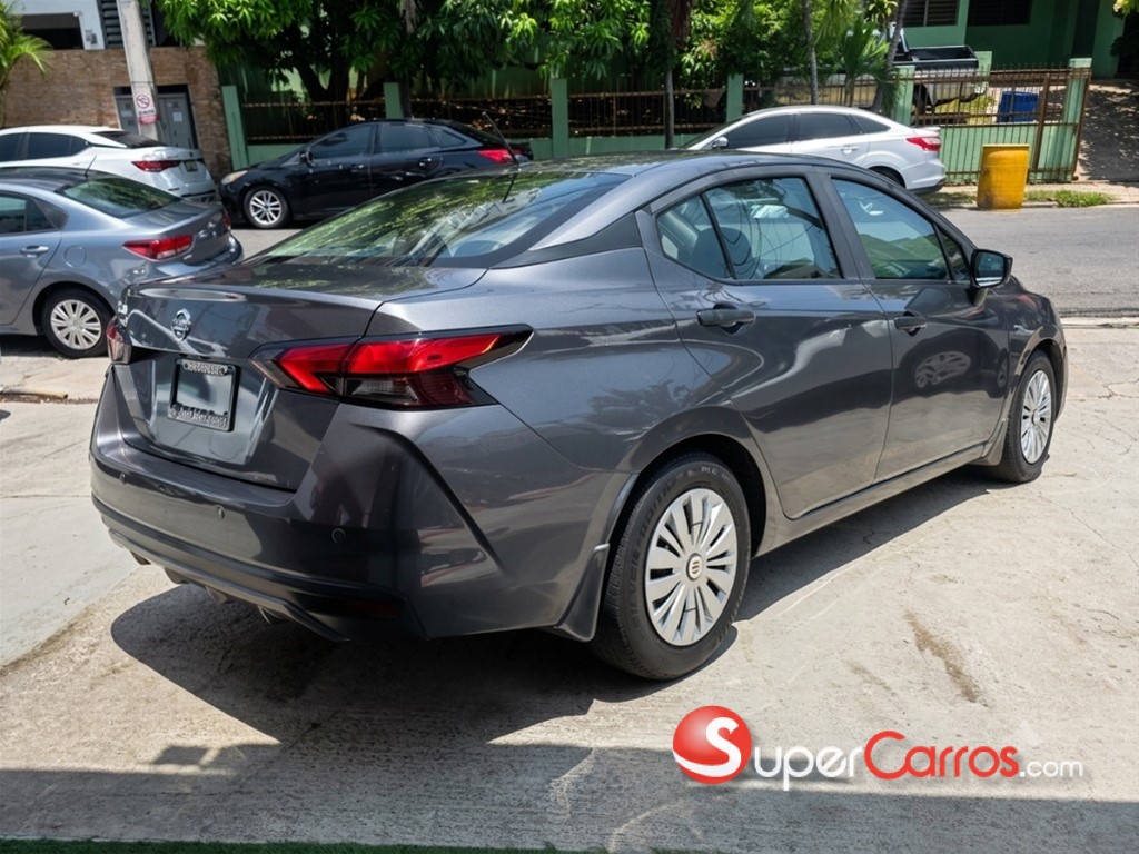 2020 Nissan Versa SV — foto 6 / 10