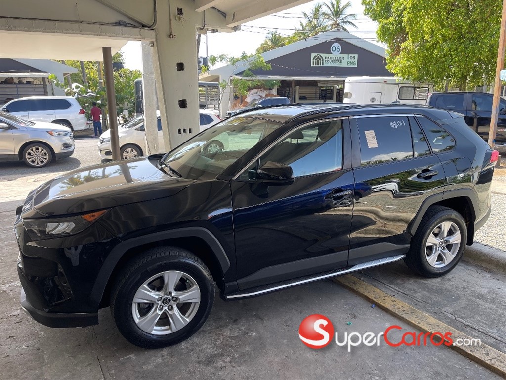 2021 Toyota RAV4 LE PLUS