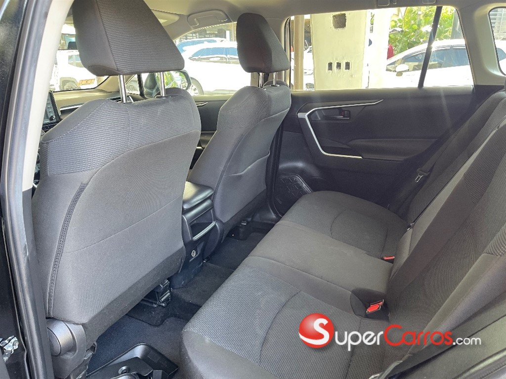 2021 Toyota RAV4 LE PLUS — foto 7 / 10