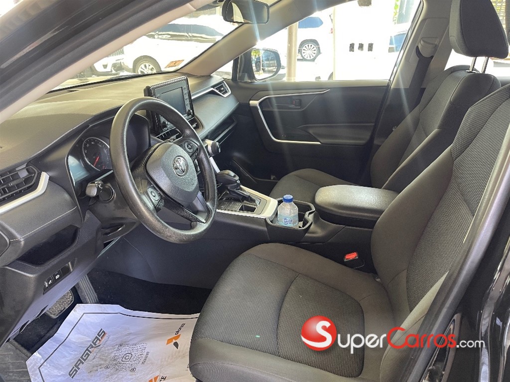 2021 Toyota RAV4 LE PLUS — foto 8 / 10