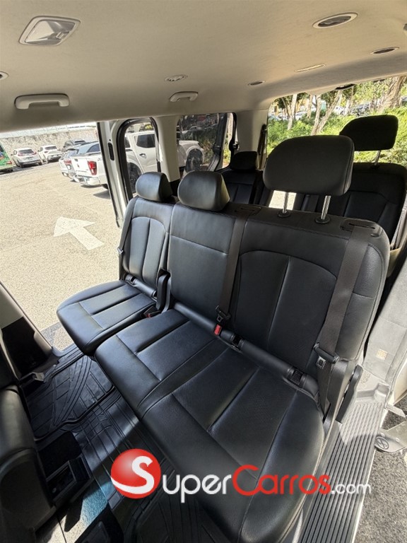 2024 Hyundai Staria — foto 4 / 8