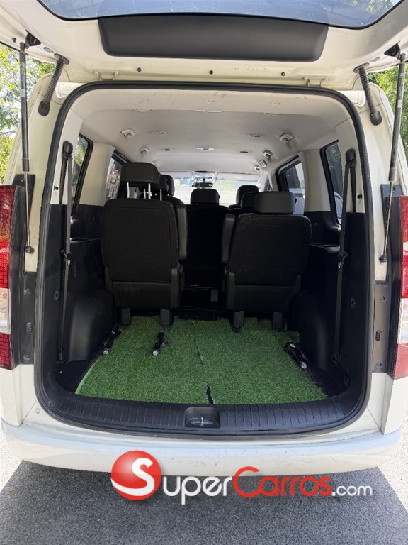 2024 Hyundai Staria — foto 7 / 8