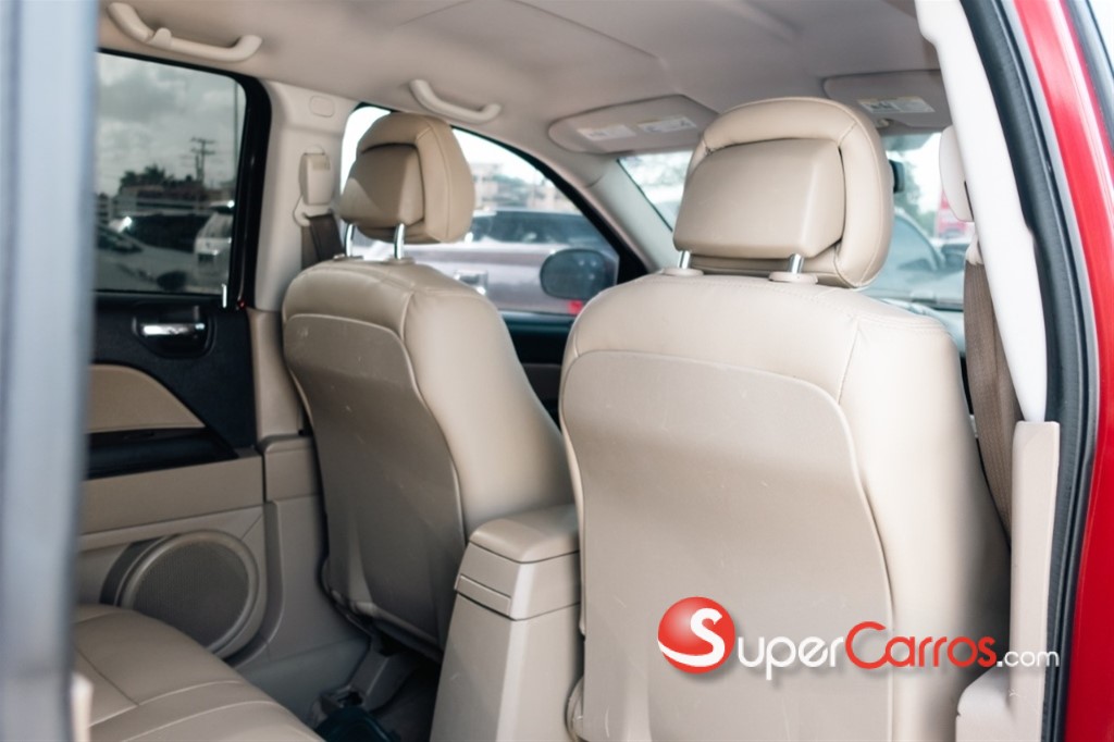 2016 Jeep Compass — foto 7 / 12