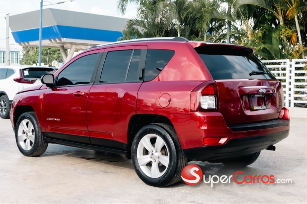 2016 Jeep Compass — foto 10 / 12
