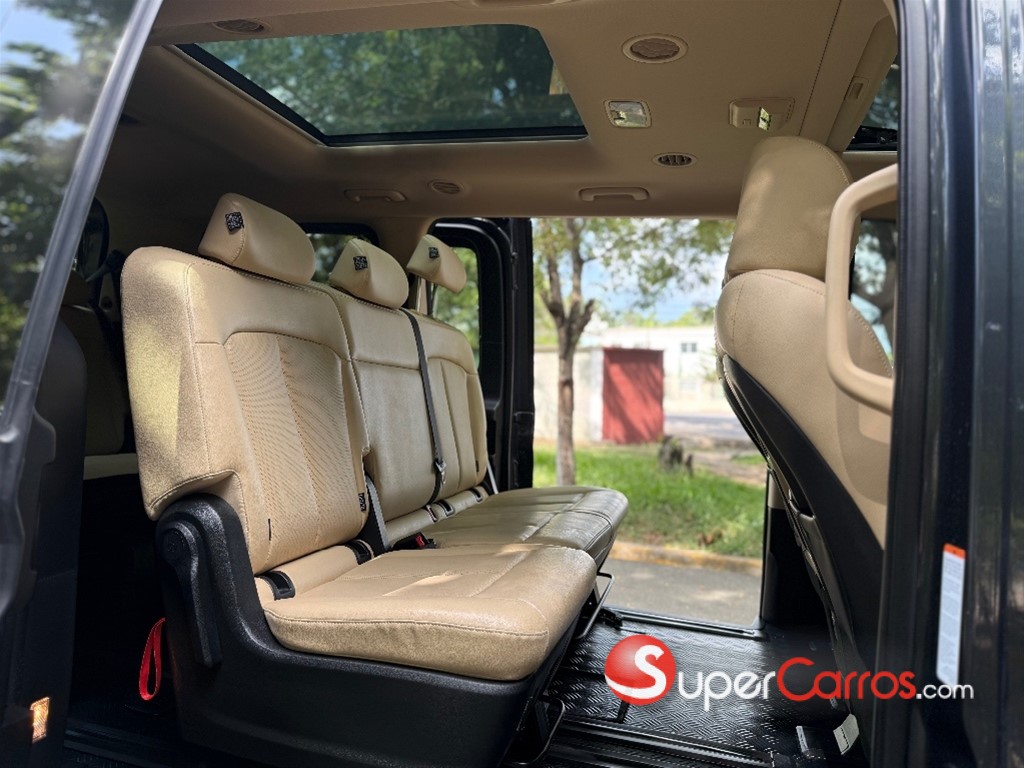 2023 Hyundai Staria — foto 7 / 10