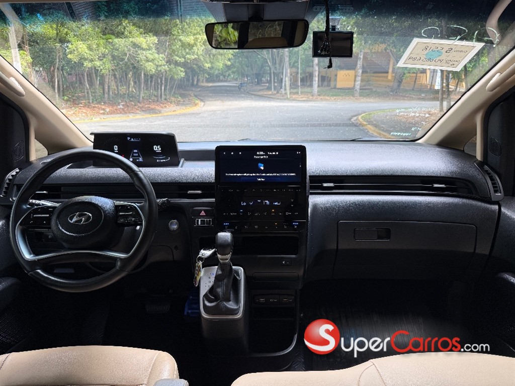 2023 Hyundai Staria — foto 9 / 10