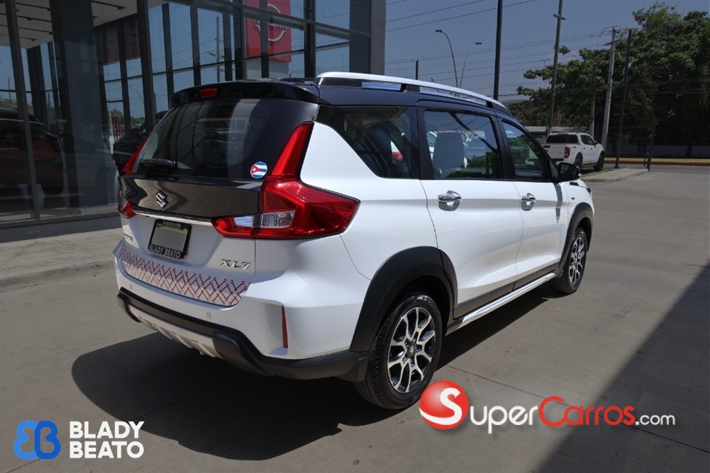 2023 Suzuki XL7 GLX — foto 8 / 12