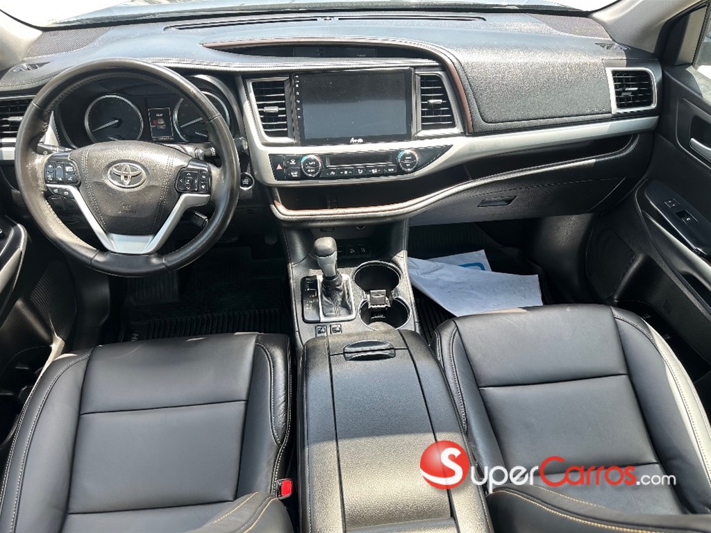 2016 Toyota Highlander XLE — foto 9 / 12