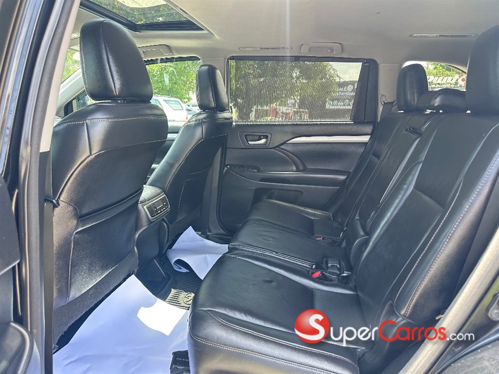 2016 Toyota Highlander XLE — foto 11 / 12