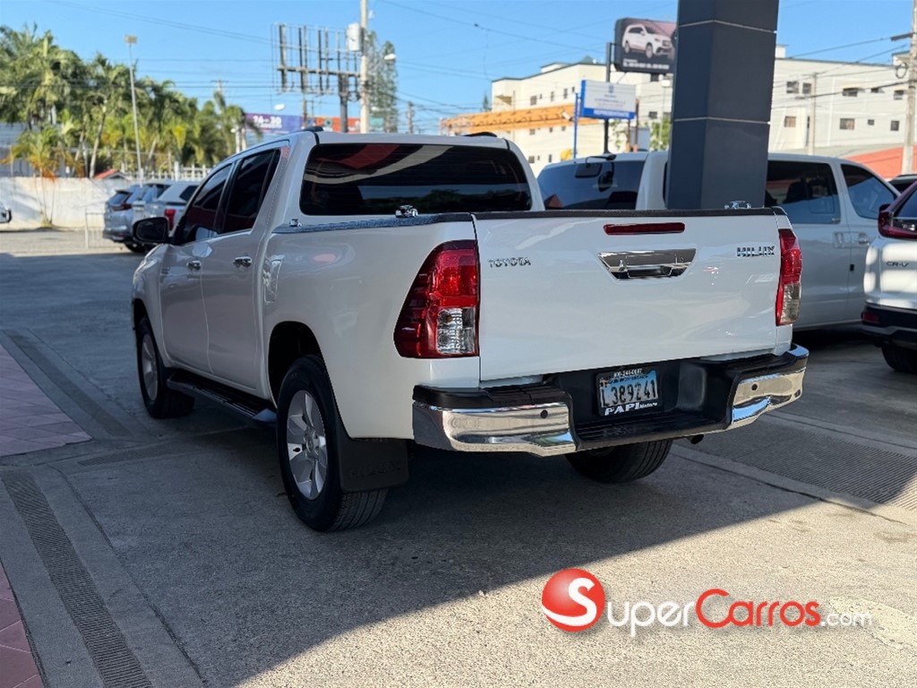 2018 Toyota Hilux SRV — foto 7 / 11