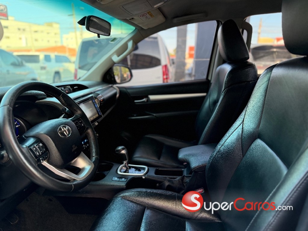 2018 Toyota Hilux SRV — foto 9 / 11
