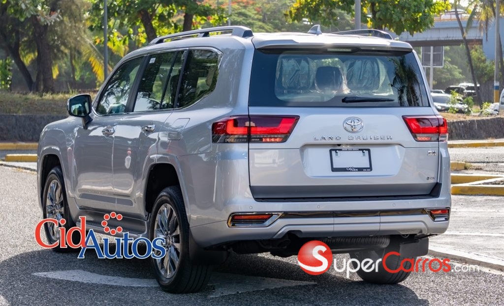 2027 Toyota Land Cruiser 300 — foto 4 / 12