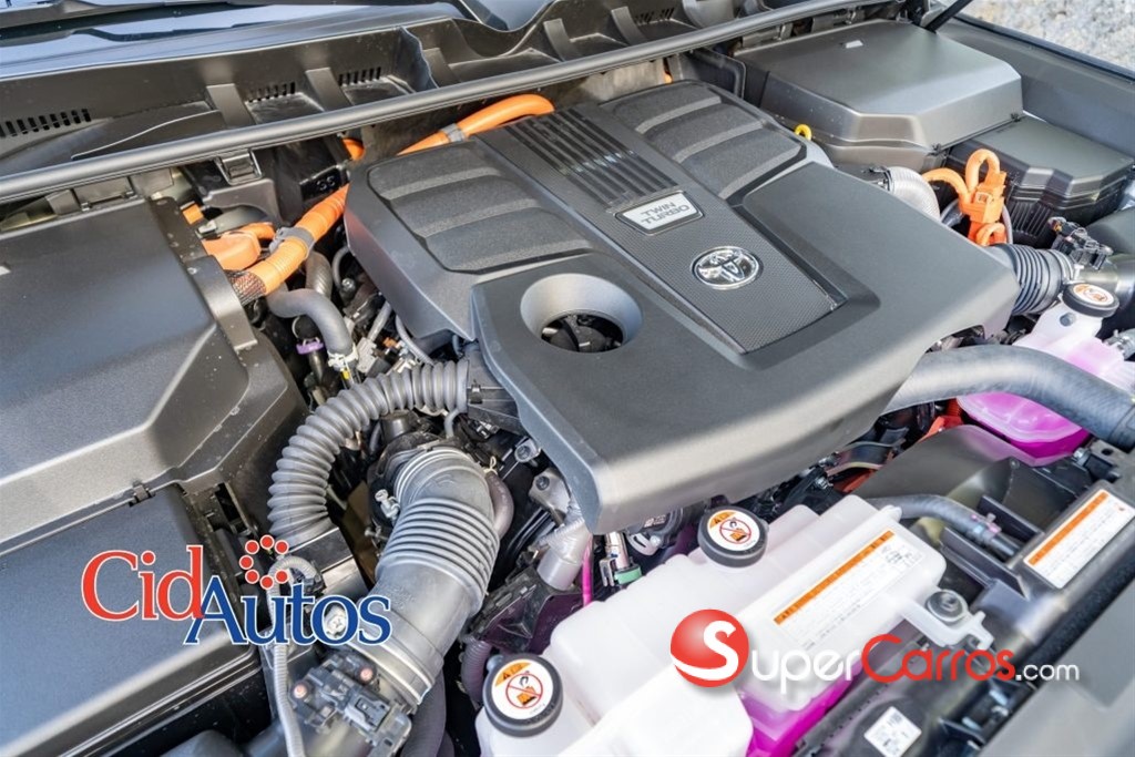 2027 Toyota Land Cruiser 300 — foto 5 / 12