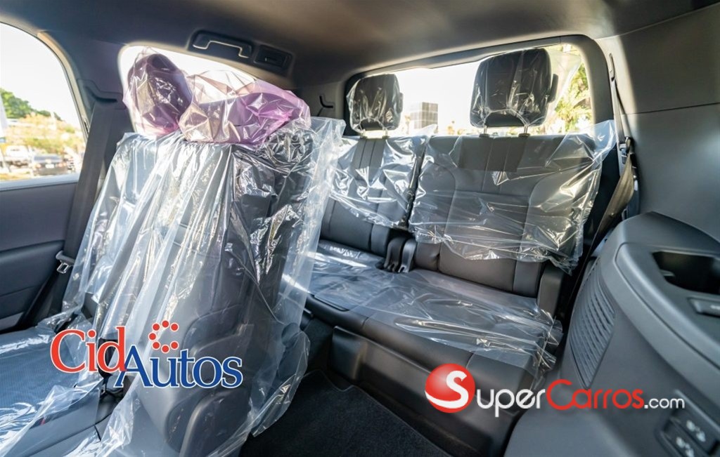 2027 Toyota Land Cruiser 300 — foto 10 / 12