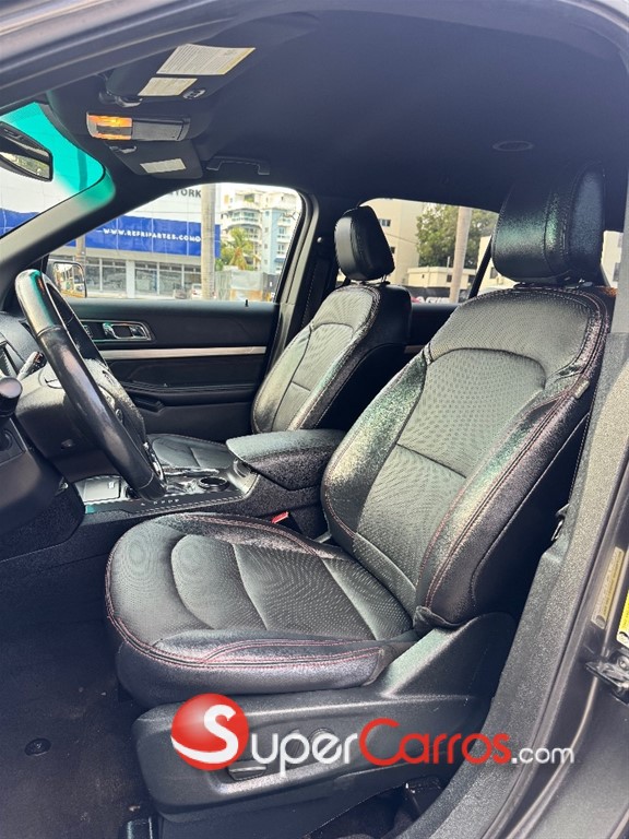 2019 Ford Explorer Limited — foto 8 / 11