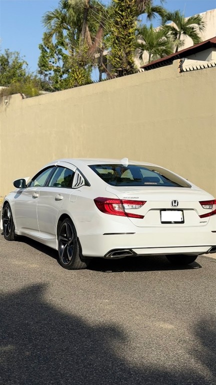 2018 Honda Accord Sport — foto 2 / 12