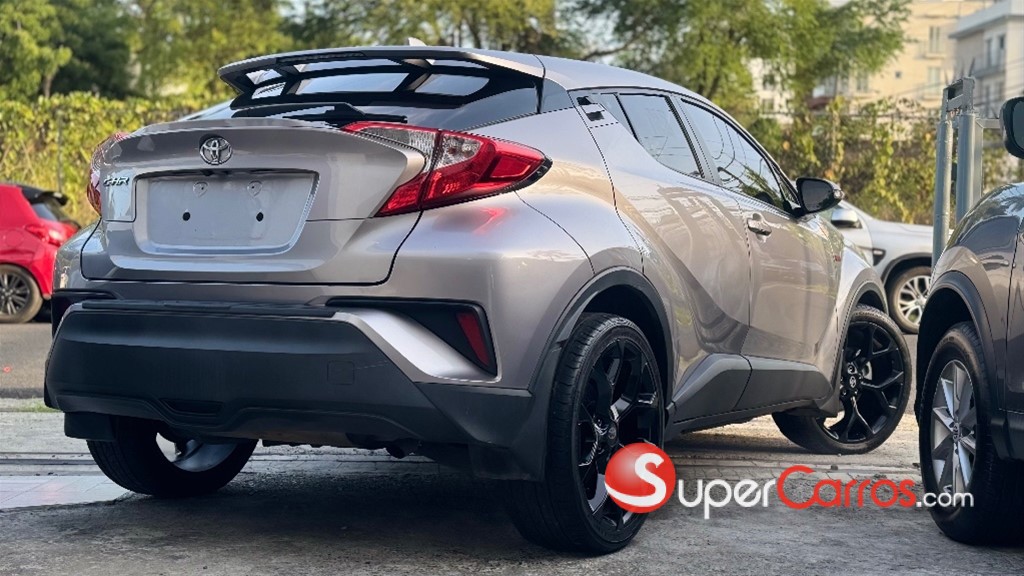 2020 Toyota C-HR — foto 6 / 8