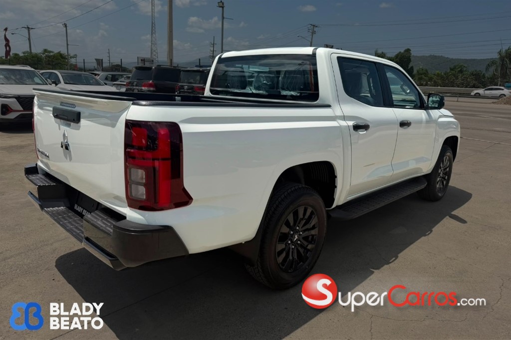 2027 Mitsubishi Motors L 200 Triton — foto 4 / 12