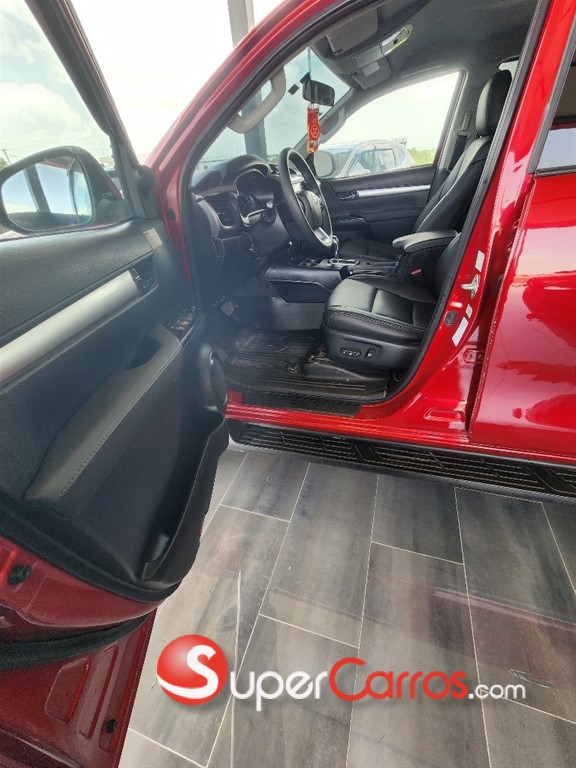 2020 Toyota Hilux SRV — foto 6 / 12