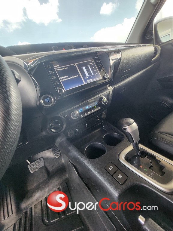 2020 Toyota Hilux SRV — foto 7 / 12