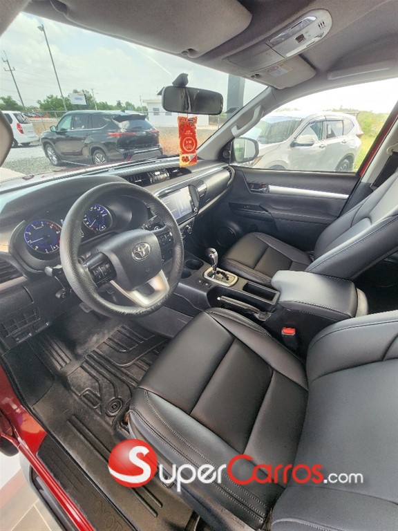2020 Toyota Hilux SRV — foto 10 / 12