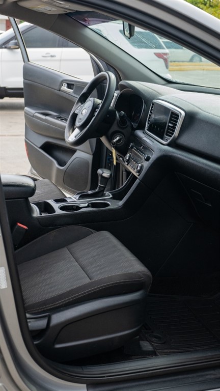 2021 Kia Sportage LX — foto 11 / 12