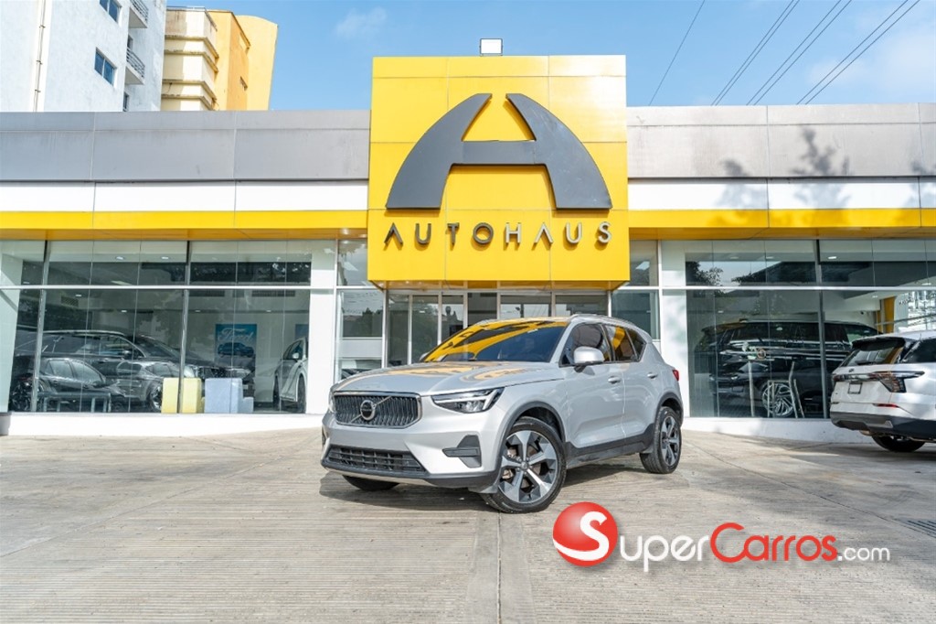 2023 Volvo XC40 Plus B4