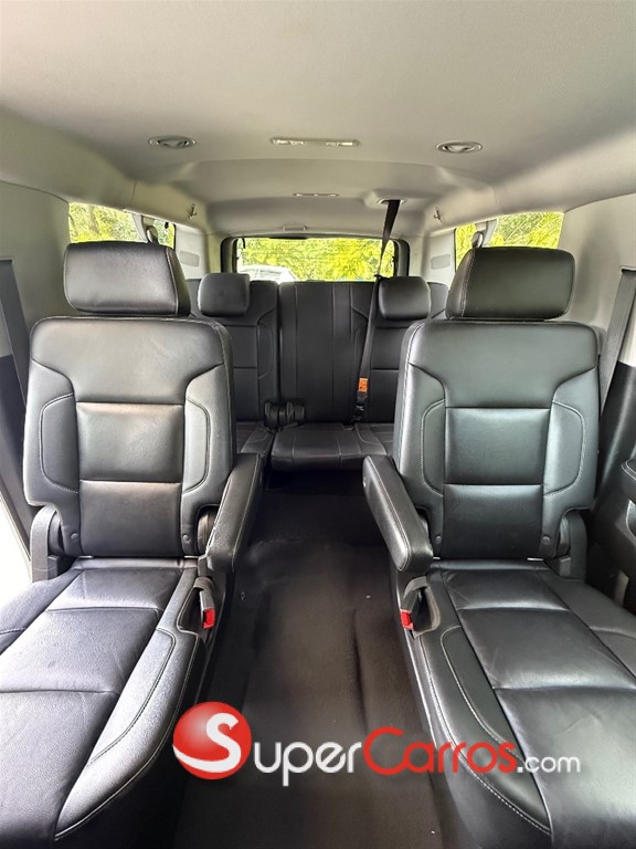 2020 Chevrolet Suburban LT — foto 11 / 12