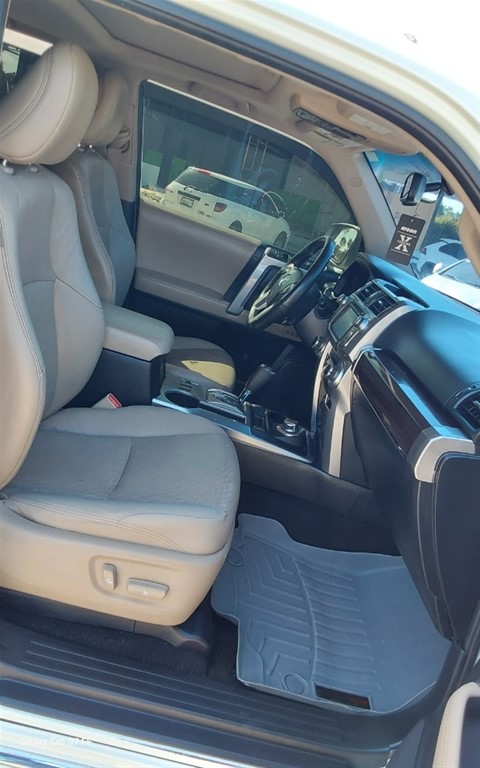 2014 Toyota 4 Runner Limited — foto 8 / 10