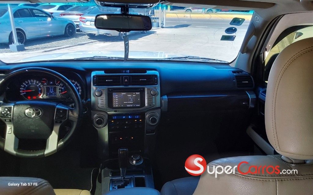 2014 Toyota 4 Runner Limited — foto 9 / 10
