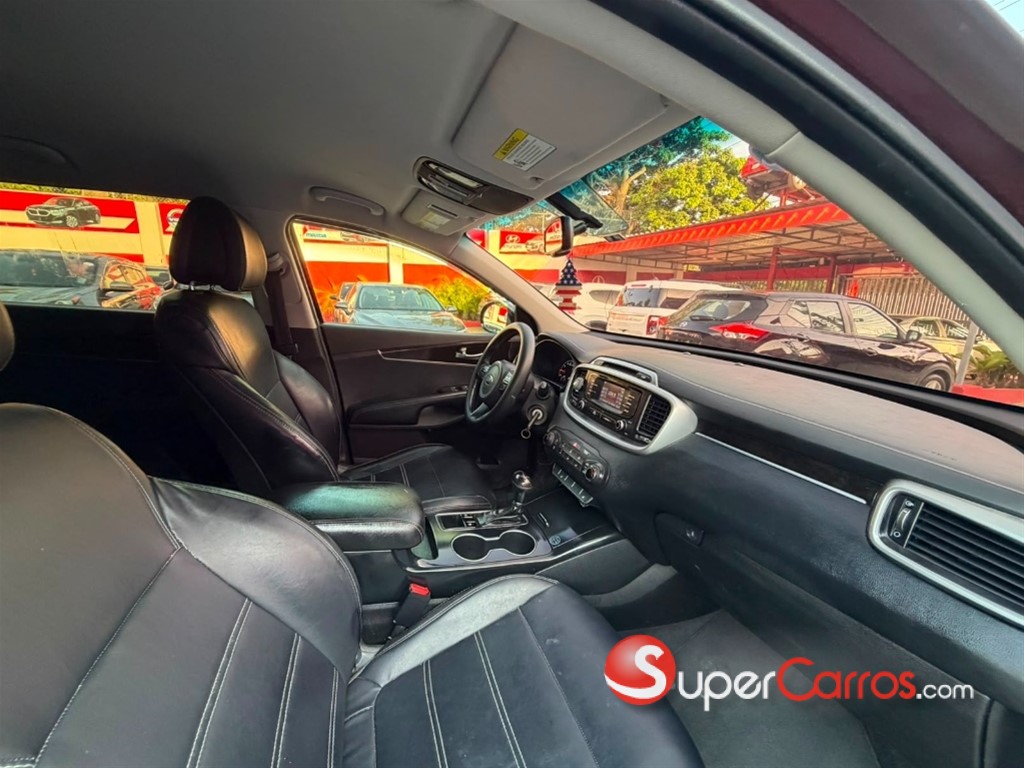 2016 Kia Sorento — foto 7 / 8